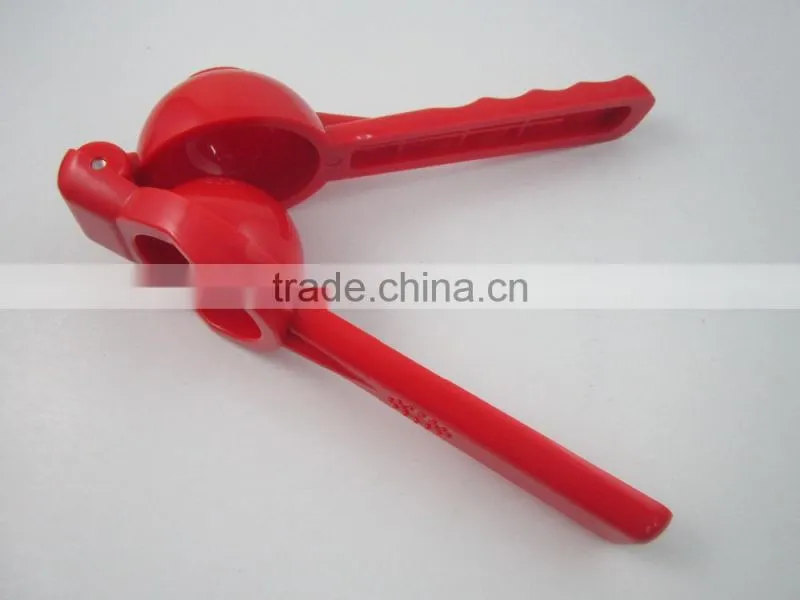 Good Use Plastic Lemon Squeezer