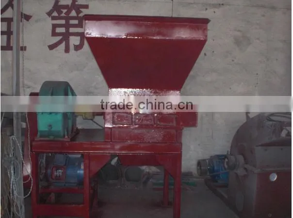 2014 Huahong acacia wood chips making machine prices