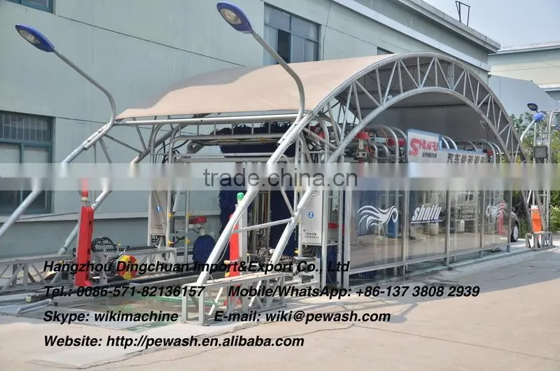 Soft touch car wash tunnel