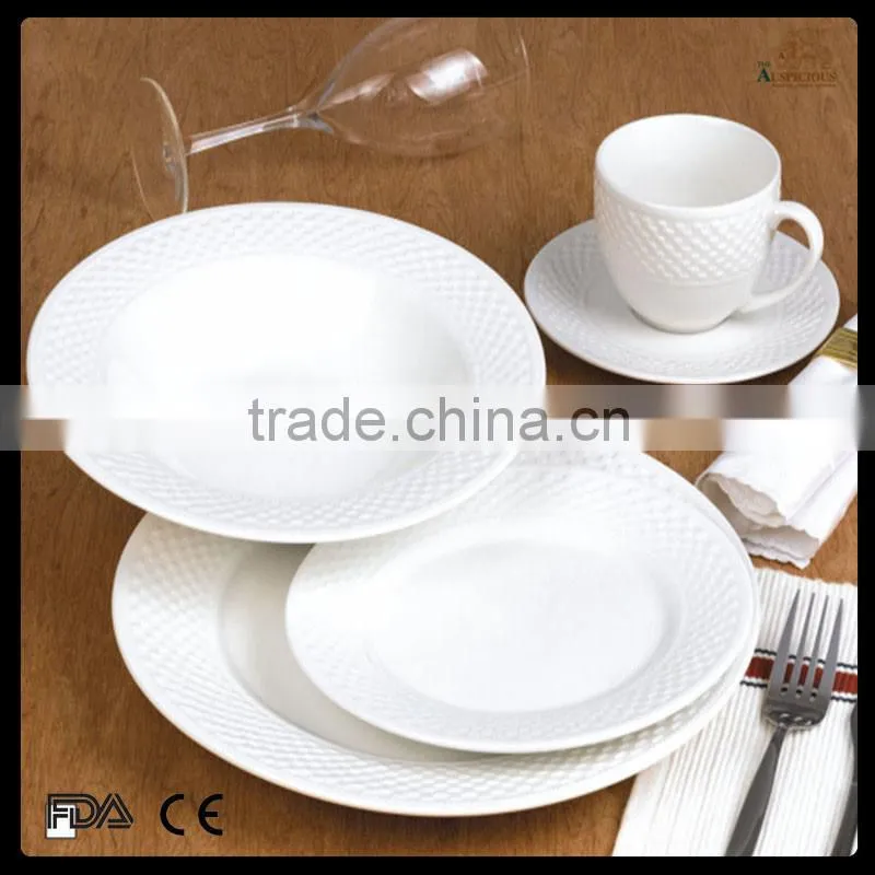 new bone china 20pcs embossed dinner set with new design