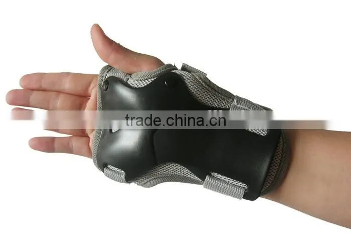 Wrist Palm Safety Gear WRIST GUARDS For Roller Derby Skateboard