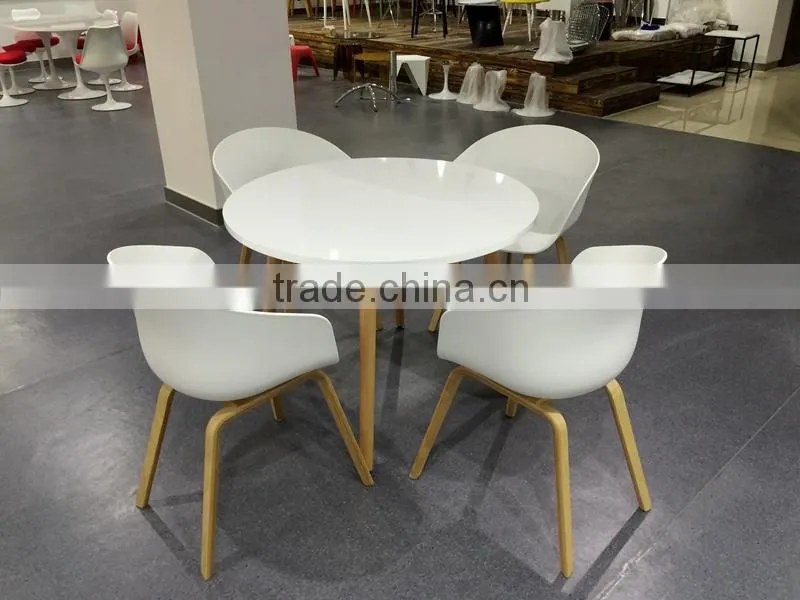 leisure round table