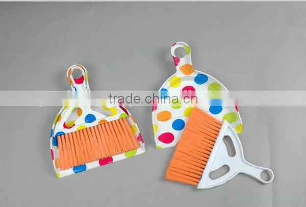 printed plastic dustpan and brush set for table