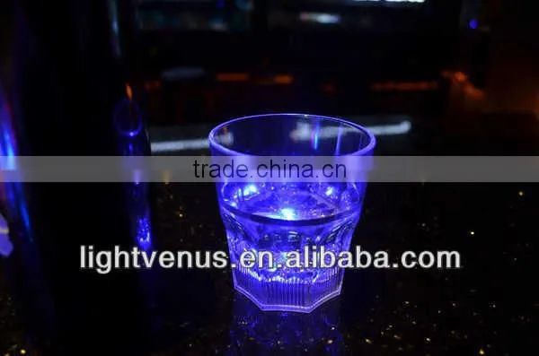 China Manufactuer LED glow lighting up tumbler cup