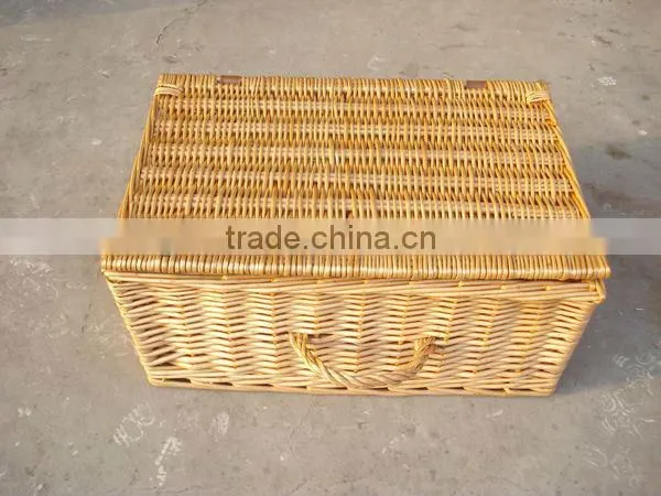 Empty wicker hamper / empty willow picnic basket with leather and willow handle