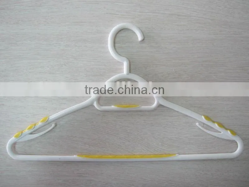 pp tpr plastic clothes hanger racks with pegs