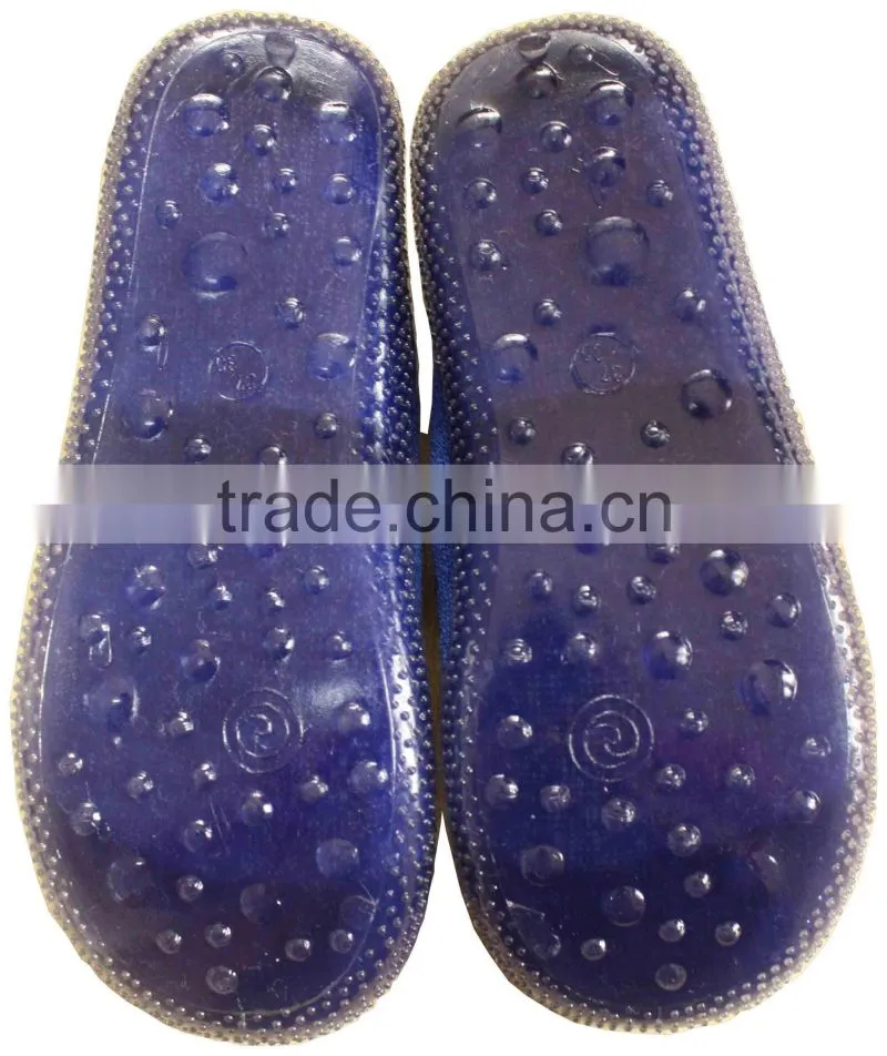 Non slip kids socks with rubber sole