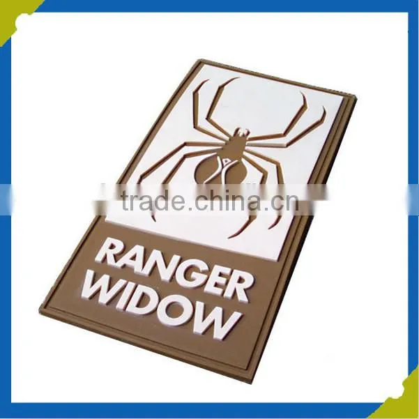cheap custom label with raised logo