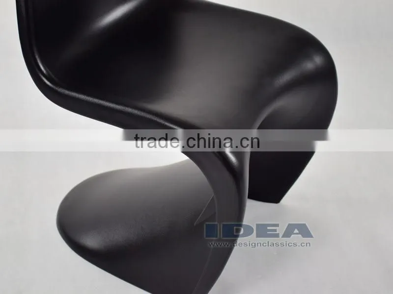 Replica Verner Chair - Black Color