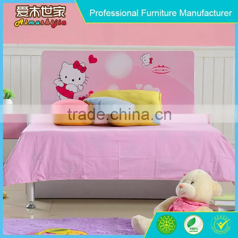 Dressing mirror with pink bed for gilr bedroom