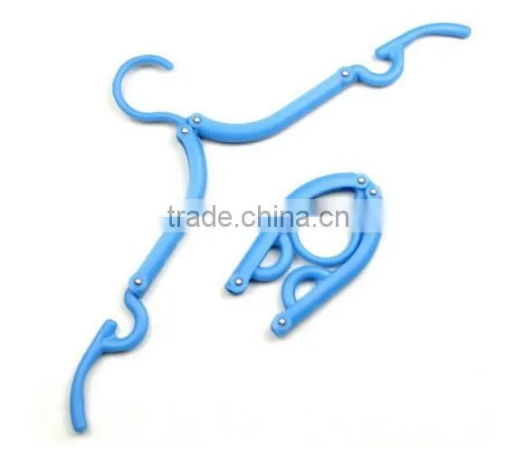 New Non Slip Hanger Portable Travel Plastic Shirt Clothing Holder Folding
