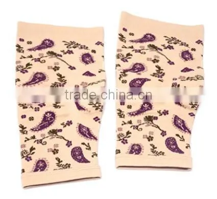 COSIT RAKUSAKU Foot Relaxing and Massage Supporters Black Paisley Made in Japan