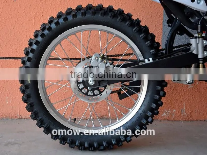 4 Stroke Engine Type and Chain Drive Transmission System Dirt Bike