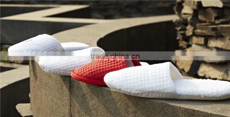 Wholesale Cheap EVA Sole Waffle Hotel Indoor White Slipper with Logo