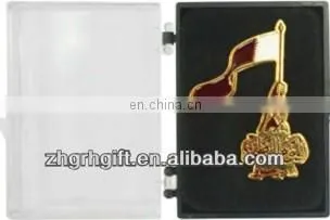 Free sample Qatar national day magnet pin with gift box