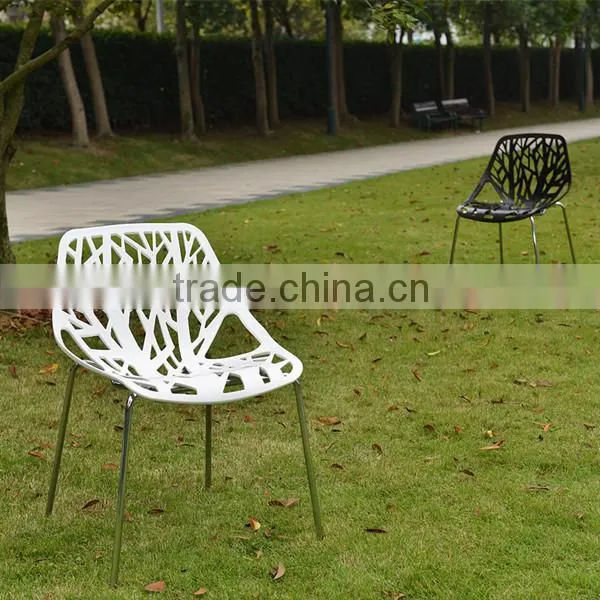 Black shell chair with metal leg