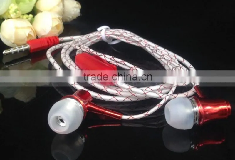 Metal Head Cheap Colorful Earphones Headset LED Flash Night Light Noctilucent Earphone With Clip Mic For Smart Phone