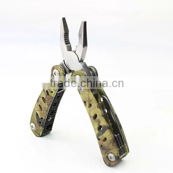 Unique plier tool