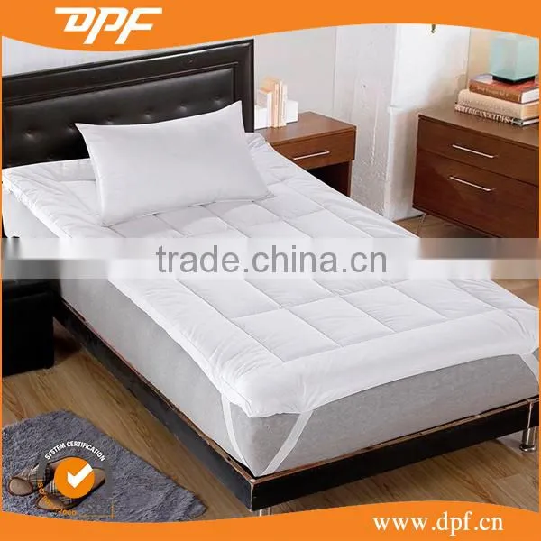 Hotel bed waterproof mattress topper with elastic