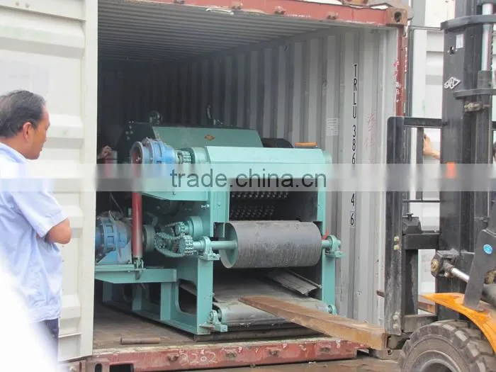 Wood Chipping Machine/wood chipers/device for making wood chips