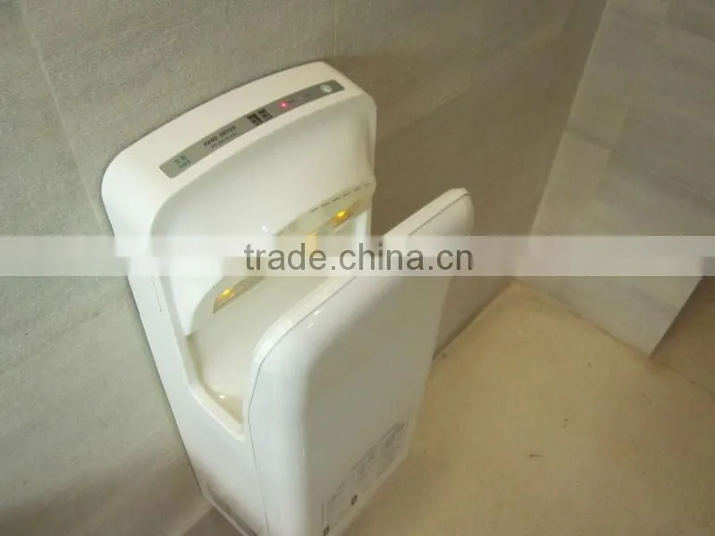 MAGNUM BLUE LIGHTNING HAND DRYER