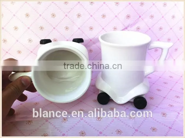 2015 creative car shape mug has wheel