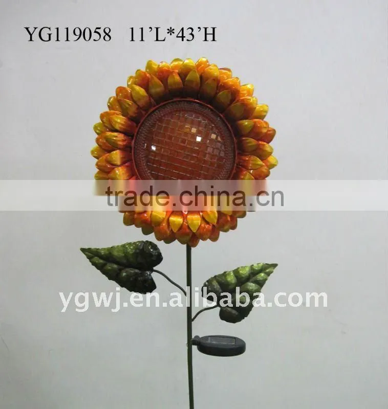 small metal flower for garden decoration