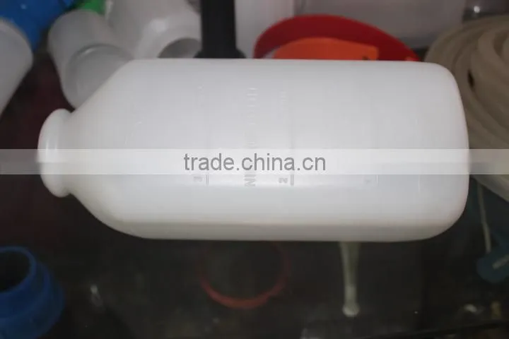 Farm Natural Rubber Non-toxic 2L animal feeding bottle for cow and goat