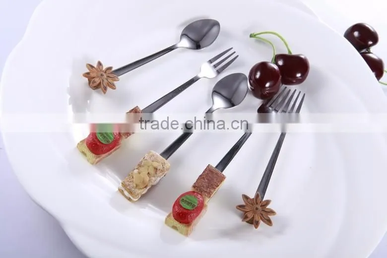 Dessert Spoon and Fork Set, Stainless Steel Flatware Set with Cute polyresin Handle, reindeer cutlery set with golden handle
