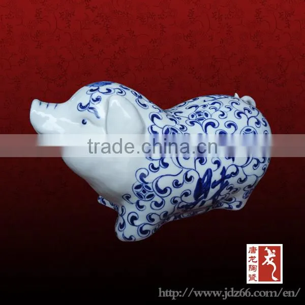 Modern style excellent quality rooster porcelain sculptures for art collection