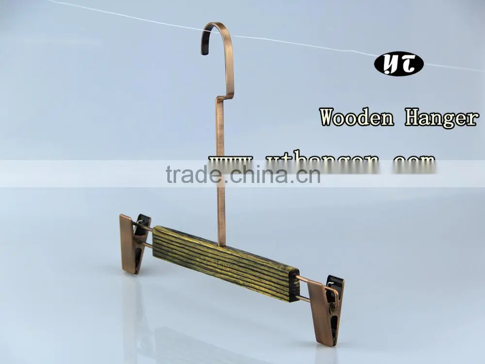 Flat Lacquer Wooden Hanger with Slip Hook