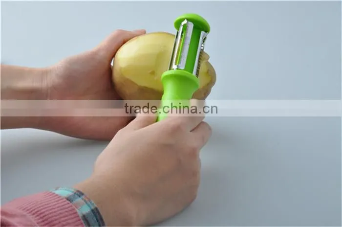 Mutifunctional 3 sides carrot grater ,colorful plastic handle peeler