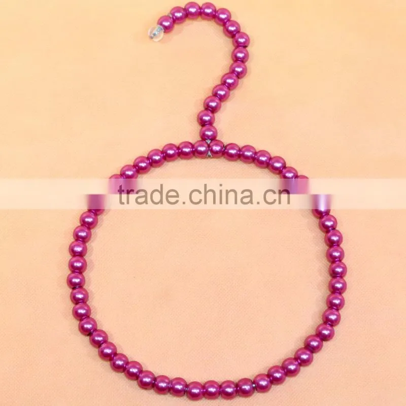 Durable cute fashion round pearl hanger