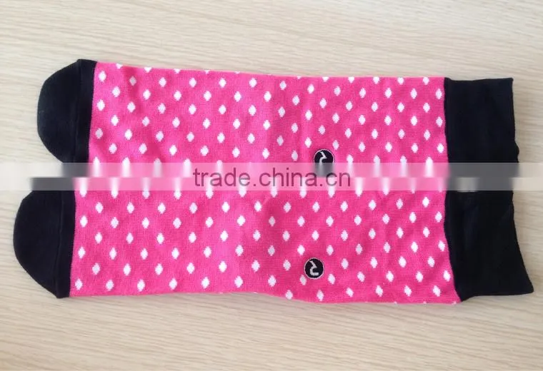 Stock Hot Sale Lovely Girls Hosiery Colorful Pink White Dots Crew Winter Sock