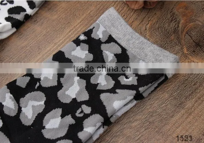 cheap young man fashion camo design socks