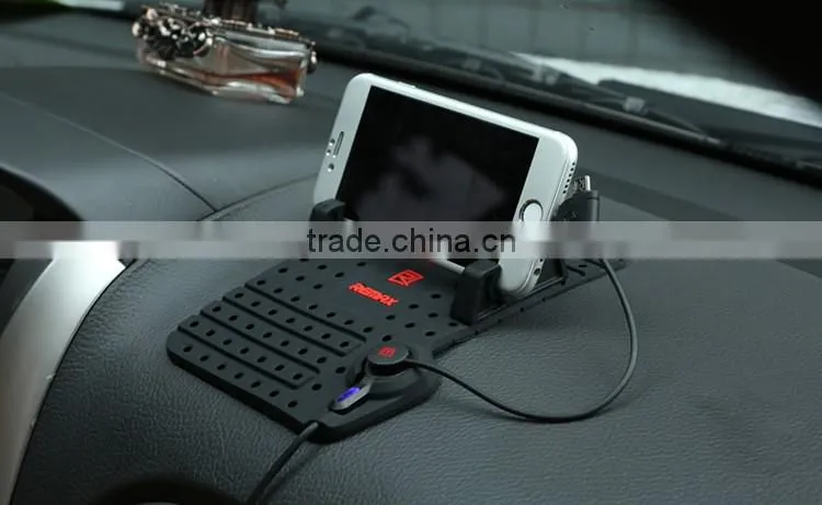 Hot Sale Remax Mobile Phone Holder Universal Car Charging Stand Mounts Phone Holder