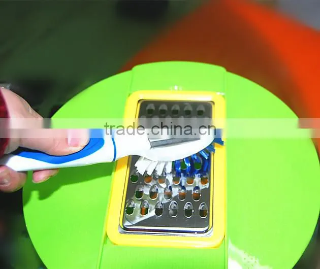 Plastic Brush With Peeler