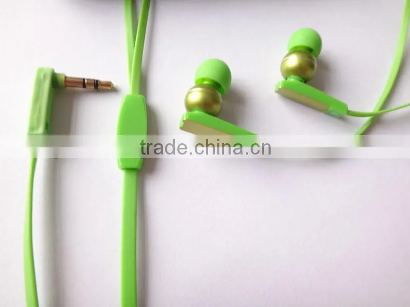 Top Quality Flat Cable Metal Earphone with Mic