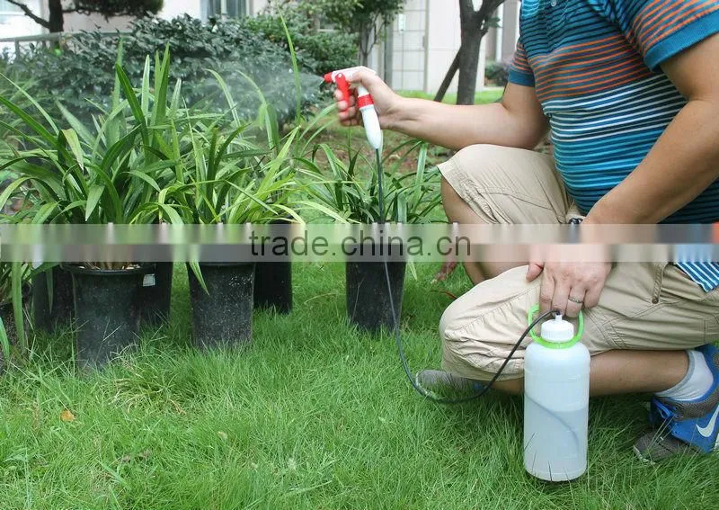 Automatic misting battery powered hand sprayer