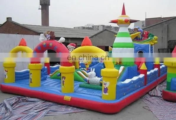 2013 hot-selling inflatable giant fun city