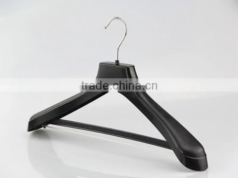 IMY-462 black man plastic bar hanger for suits