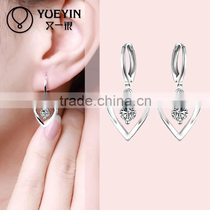 2015 Latest fashion with diamond heart shape sliver plated earrings