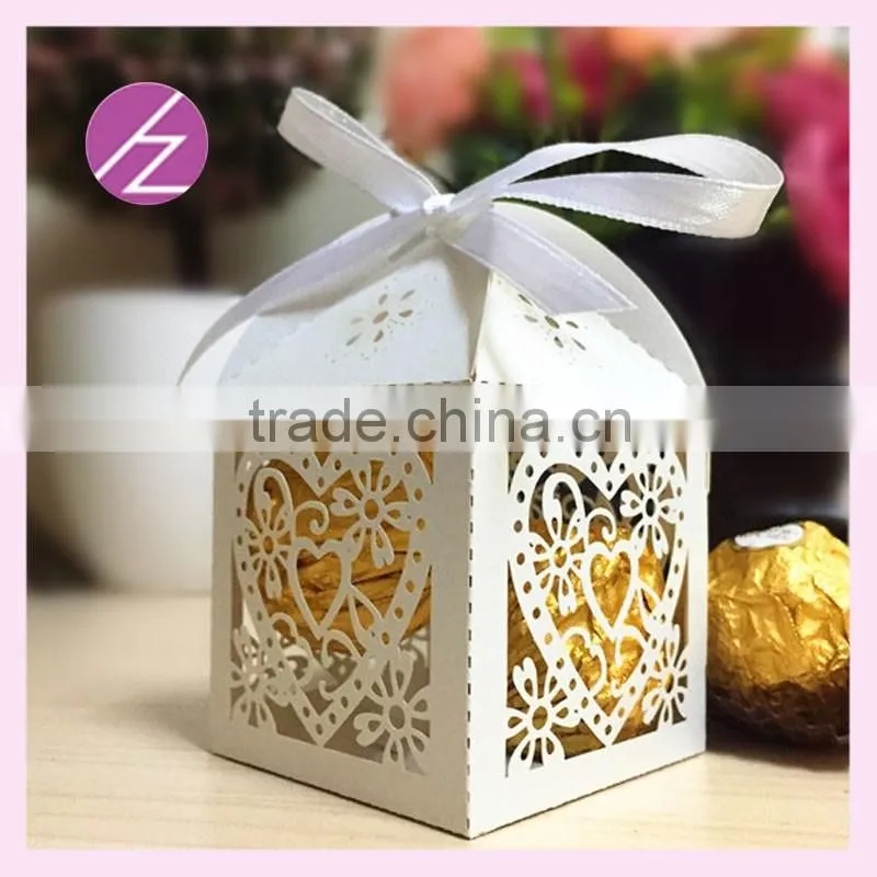 Hot saleOEM favor box wedding candy box wedding invitation gift box Laser Cut heart shape custom size names&date package box
