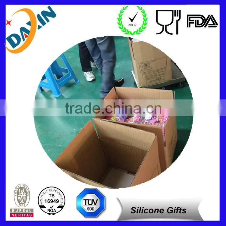 promotional gifts silicone hand sanitizer holders hand gel holders