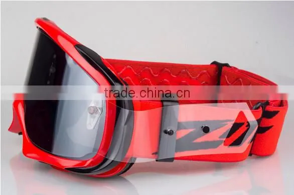 Goggles for motorcyclist with helmet compatibility