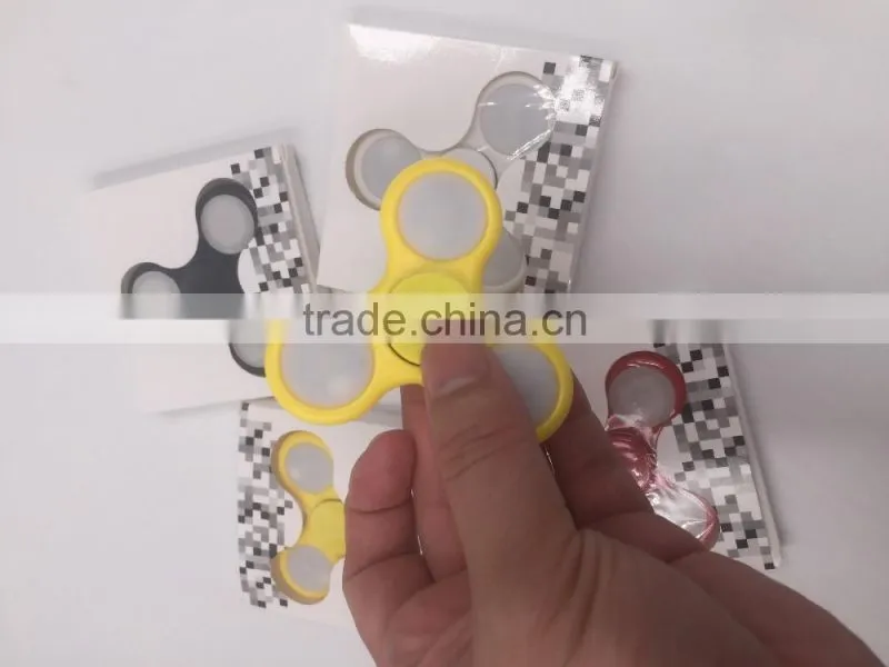 2017 Hot sales !!!Factory price hand spinner fidget spinner with flashing Glow
