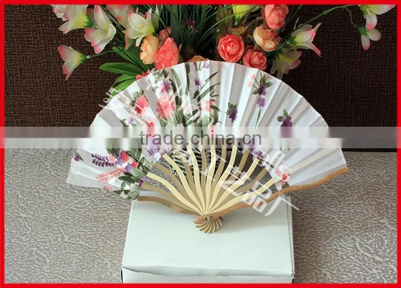 High quality ladies gift fan in bamboo