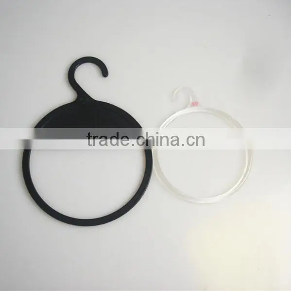 LM454 Retail Scarf Hangers Plastic