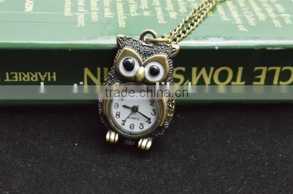 Fashion engraved pocket watch with night owl pattern chain quart watch