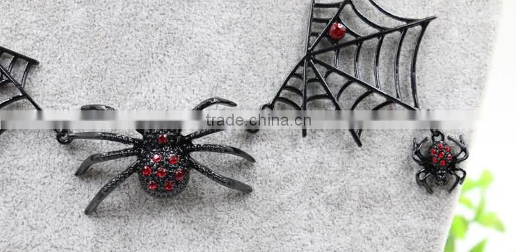 Short Statement Bold Metal Theme Spider Pendant Necklace